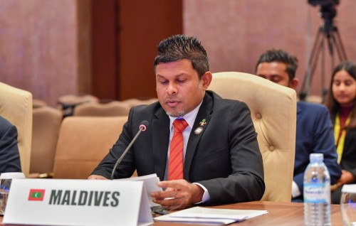 Naibu Raees ge Uganda dhathurah 983,000 rufiyaa