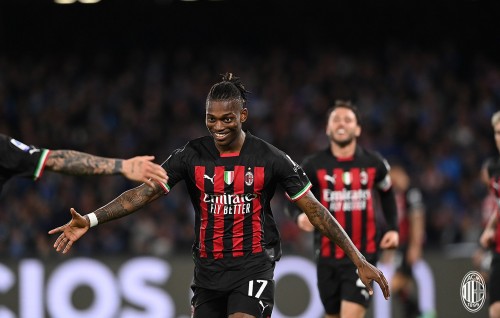 Bodu molhakaaeku Milan in Napoli madujassaalaifi