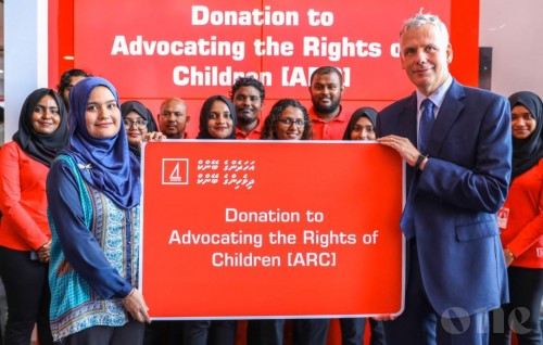 BML donates MVR 60,000 to ARC