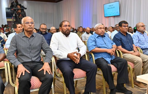 Dharinnah Qasim vasiyyaiy kurevvee baibainuve, ekaku anekakah oagaatherivumah!