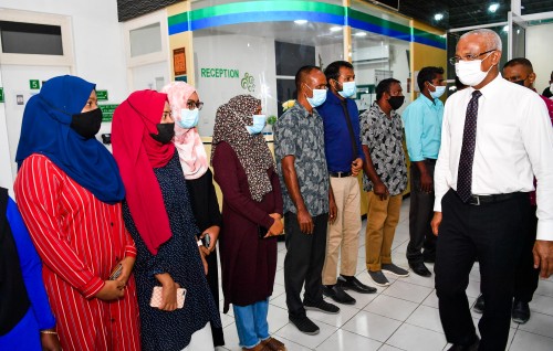 Raeesuljumooriyaa Ibrahim Mohamed Solih N.Atoll Hospital ah ziyaaraikurehvvun