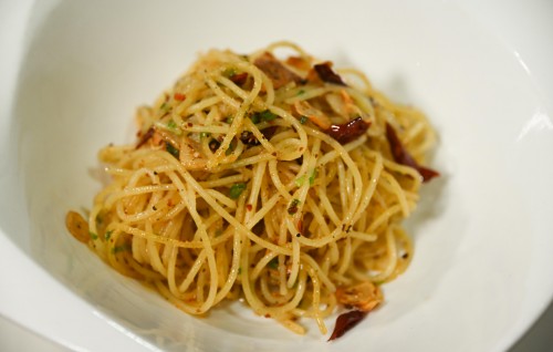 One Kitchen: Spaghetti Aglio Olio Recipe