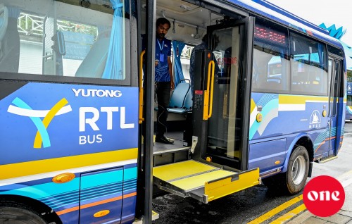 One Photo: Male' gai mini bus ge hidhumaiy dheyn feshun
