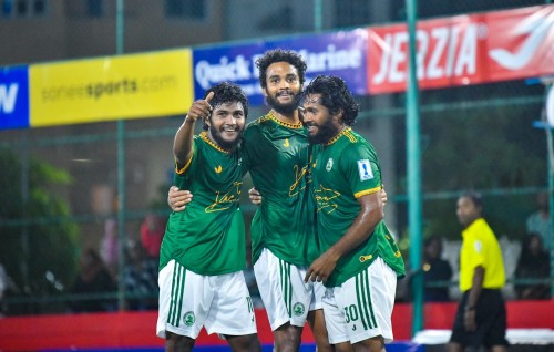 Dhadimagakee mulhi Fuvahmulah: Captain Saadh ge hihvvarakee ves e'ee