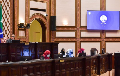 Sarukaaruge baeh vuzaaraathakuge masakkaithakah Raees gennevi badhalu Majlis in faaskoffi