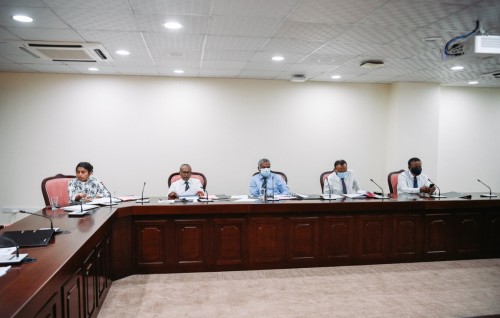 Raees Nasheed ah dhin inzaaraa gulhigen fuluhun haazirukuri 241 Committee sirru