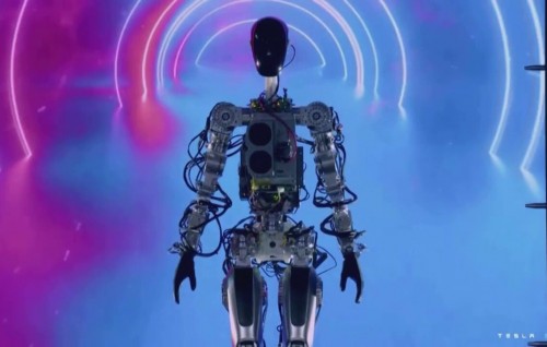 Tesla ge robot: Miee insaanaayaa enme vahtharu robot, eyge molhu harakaaithakaaeku hairaankan!