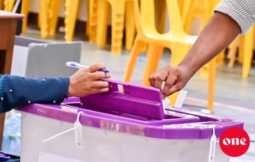 Roadha mahu majilis inthihaabu beyhvumaa sarukaaru coalition inves dhekolhu!