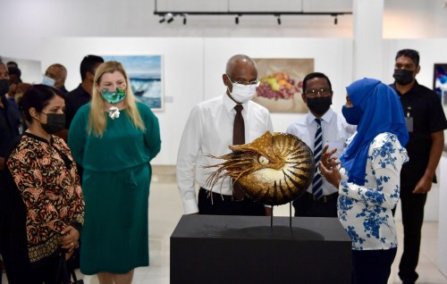 Virtual art gallery akaaeku mi aharuge art exhibition fashaifi
