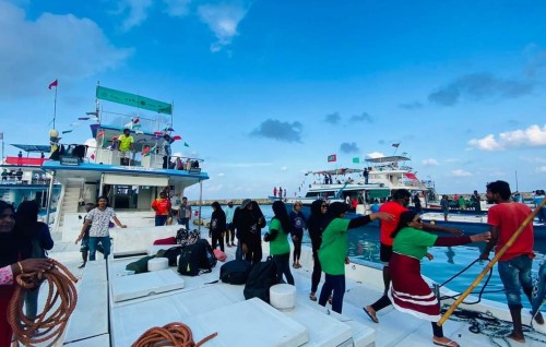 Masveringe dhuvahaa dhimaakoh Naifaru 80 ka'nbalun maakandah