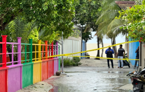 Magu bahthi thah rangalhu kuran dhin muhdhathu ithurukohfi