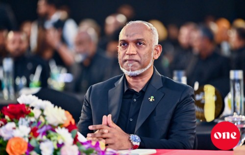 Minivan muassasaa thakah ves nufoozeh nufoaruvaanan, masahkaiythah kashavaru kuran badhaluthah gennaanan: Raees