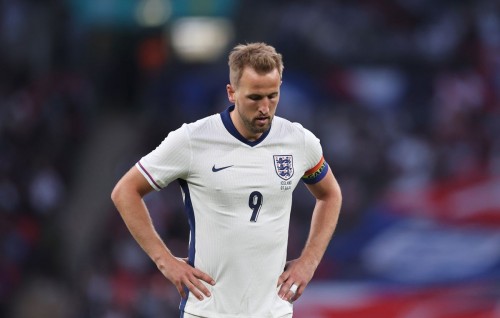 Iceland aiyydhashu vumakee England ah ''nidhin heylan'' libunu furusatheh!