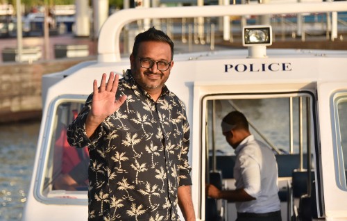 Iuthiraafu ehbasvumuge 2 million rufiyaa ge joorimaanaa faisaa hoadhan Adeeb ah dhauvaa kohfi