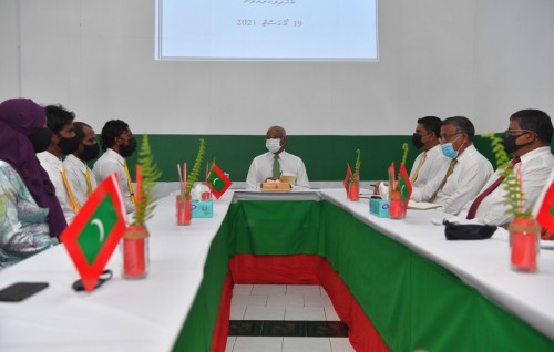 Kuriah oiy thin aharu nimeyiru  hurihaa rashehgai fuluhunge hidhumaiy libeyne goiy hadhanee: Raees