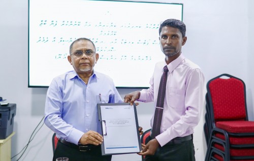 Bunkering hidhumathah beynunkuraa fenn barge Thuraakunu gai beyvvumah ebbasvumakah