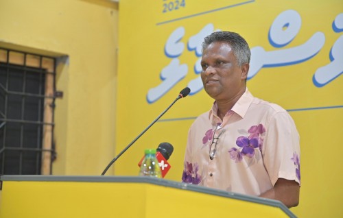 Azim huvaakurevvun hoama dhuvahuge rey, Raees baiverivevadaigannavaane