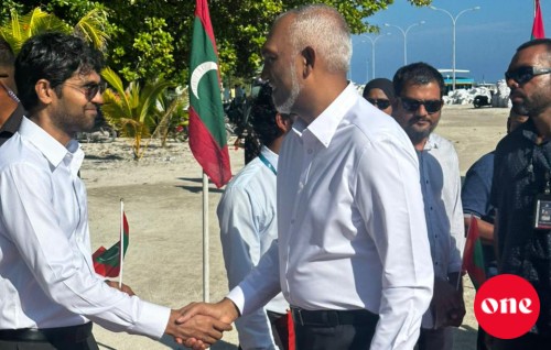 Raees Dr. Muiz AA adhi Kaafu atoll ge baeh rahthakah