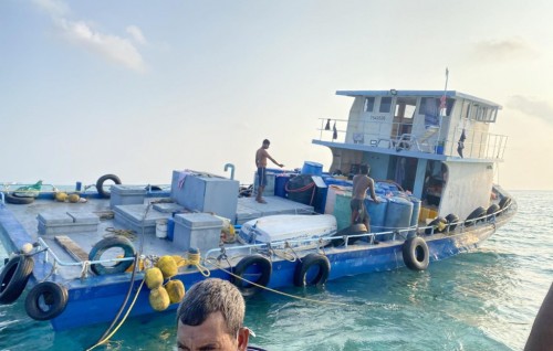 Vessel taking 50 tons of diesel to Haa Alifu Atoll crash on reef