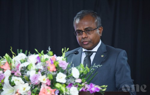 Riyaasee nizaamun inthihaabuvi Majlis beynunkohggen barulamaanee nizaamun verikan kurun dhusthooree nizaamaa hilaafu: Dr:Didi
