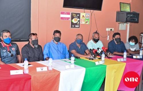 Club thah baaruveri nuve football varugadhaeh nuvaane eve.