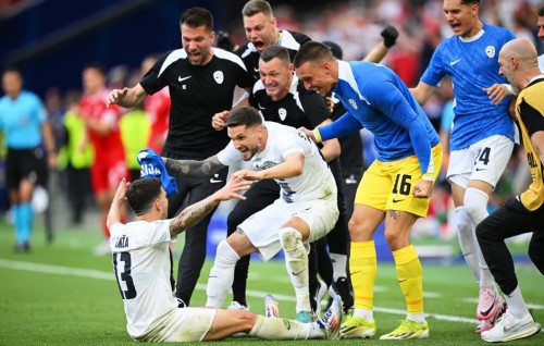 Eriksen ge huvafenee goal in nufudhunu, Slovenia in Denmark hifahattaifi