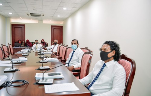 Flying School mahssala: Enme fahun gaumee tharahggee committee ge menbarun Addu ah