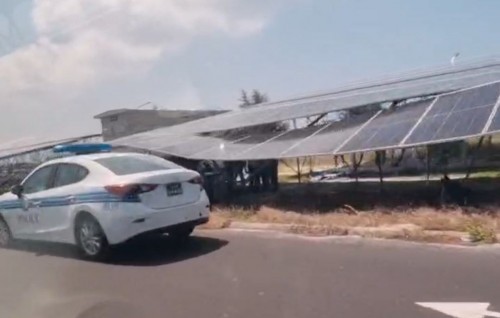 Highway gai huri solar panel thakah car eh araifi