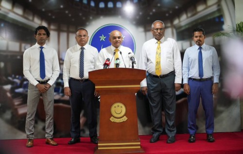 Musaara bodukurun dhifaau kohfi, vidhaalhu vanee ekankuree enmenge ehbaaru lumaaeku kamah