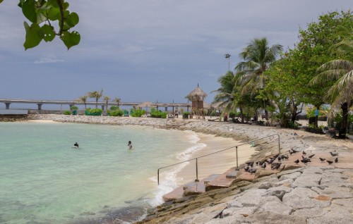 Haahsa eheeah beynunvaa faraaiythakah faseyhakamaaeku gondu dhoshah feybeyne ramp eh Artificial Beach gai hadhanee