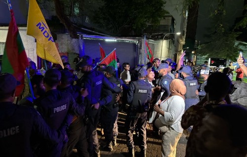 Raees ge dharikalakah nisbaikoh MDP muzaaharaagai dhekki vaahaka EC in kuhverikohfi