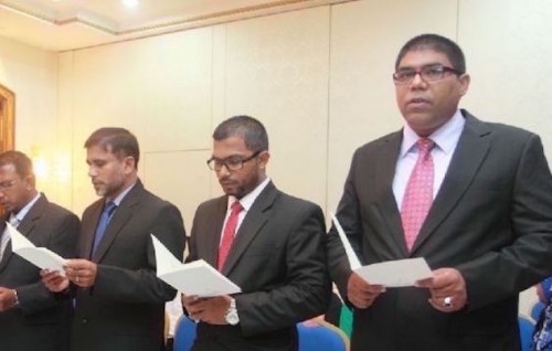 Majlis inn musaarathah kudakuree gaanoonaa hilaafah kamah bune hushahelhi massalaige aduehumeh buraasfathidhuvahu baavvanee