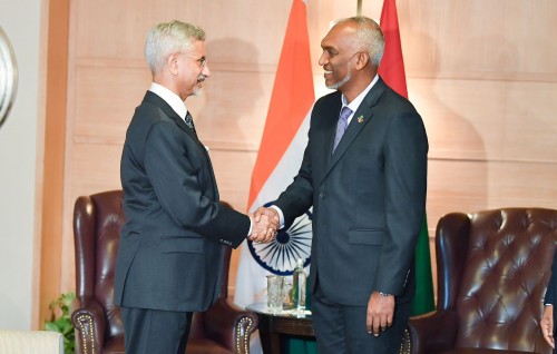 Raees, Dr. Jaishankaru aa bahdhalu kurahvaifi