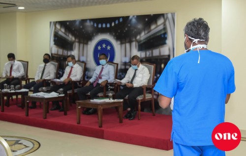 #OnePhoto : Aaammu sihhathu rahkkaatherikurumuge gaanoonah hushahelhi islaahuge bilah aammunge hiyaalu hoadhun