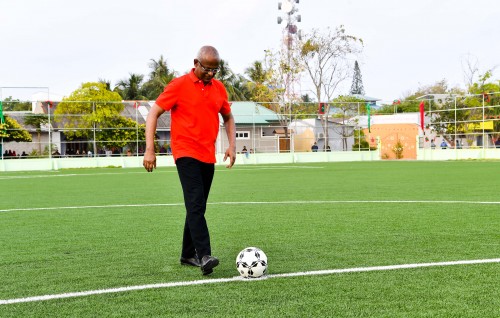 Mi sarukaarun mulhi alah 39 football handaai 50 ahvureh gina outdoor gym ninmaifin: Raees
