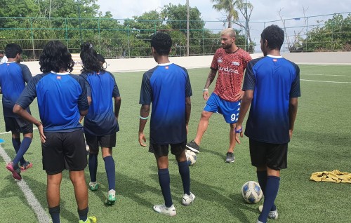 Calabria aai Cutrone ge heyo naseyhathun dhivehi zuvaan team ah ''Motivation''!