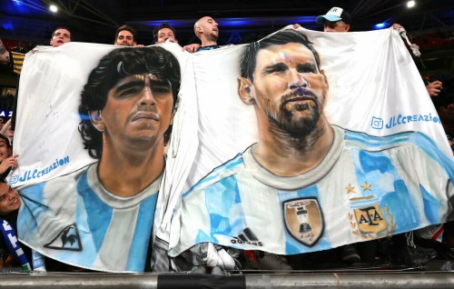 Argentina ge hurihaa handhaanthakeh Maradona aai gulhifai, Messi aai eku e kaamiyaabu thakuraaru kurevidhaanetha?