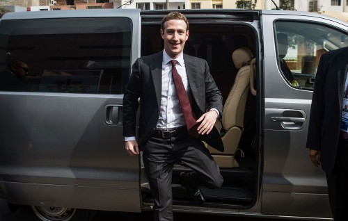 Mark Zuckerberg ge security ah 3 aharu therey 43 Million USD heydhakohffi