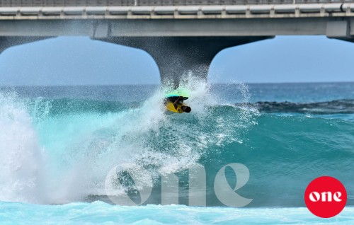 One Photo: Burunu Shikaaru bodyboarding challenge ge foarigadga heat thah