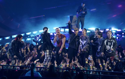 BTS and Coldplay bring crowd to their feet at American Music Awards
