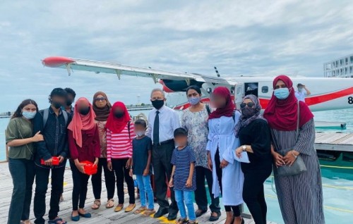 Fiyavahchaai kudakudhinge hiyaagai thibi 16 kujjaku Funadhoo amaanvettah badhalu koffi