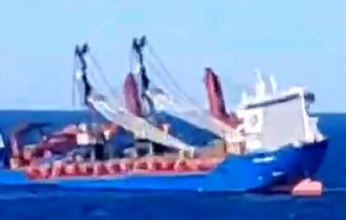 Engine room govai Russia ge cargo boat eh adiyah hingajje