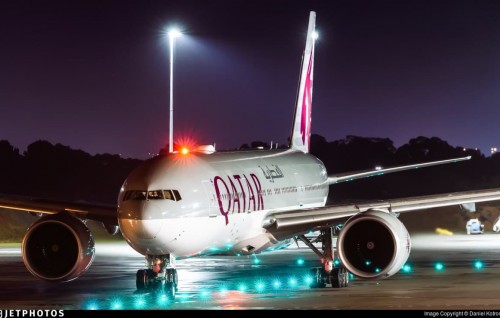 Qatar Airways ge flight ehggai maruvi meehegge hashigandhu gengulhunu gothaai medu bayaaneh nerefi