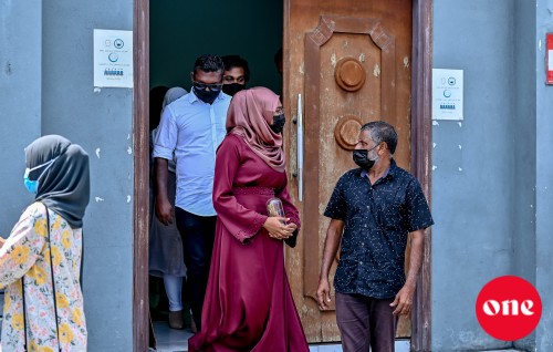 Anna aharuge hurihaa dhuvahehgai kaiveni kohdheyne