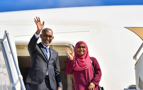 Nurasmee dhathurufulhegai Raees ge dhekan'balun Singapore ah