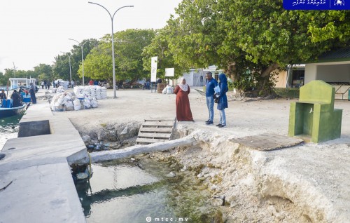 B. maalhos bandharuge masakkai anna mahu fashai, 18 mas therey nimmaaleveyne: Azim