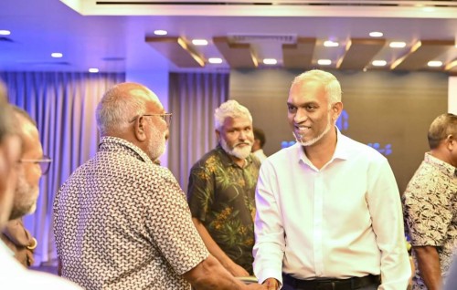 Masverin madhuvee vazeefaa thakaa hedhi, ekan rangalhu kuraanan: Raees