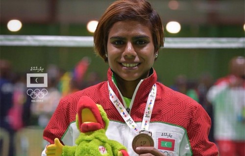 Naainsaafun kankan dhimaavumun Neela gaumee mubaaraathaa dhurah