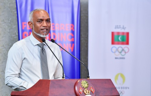 Sarukaaruge siyaasathakee masveringe adu ahaigen kuriah dhiun: Raees