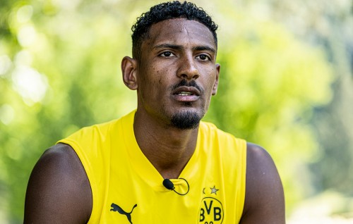 Cancer jehumuge sababun Dortmund ah alah gendhiya forward Haller team aa dhurah